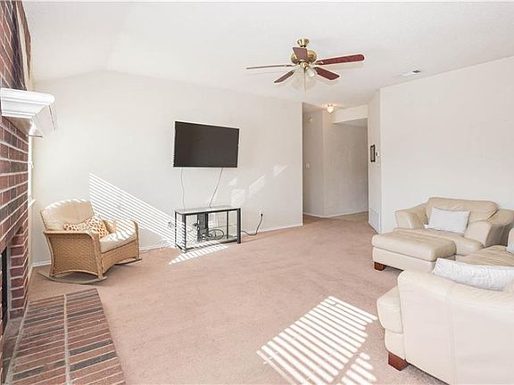 5th image of 5102 Glenoak Dr