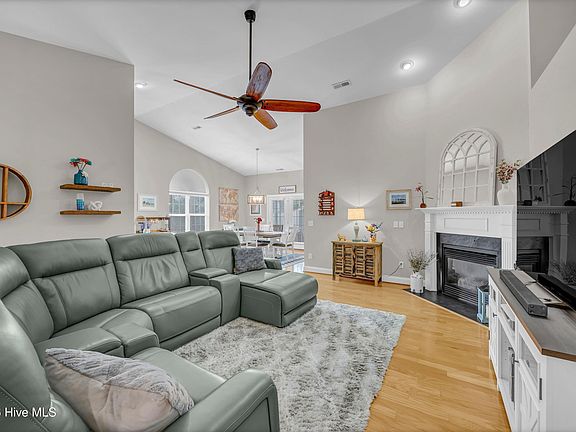 5th image of 4118 Rounding Bend Lane