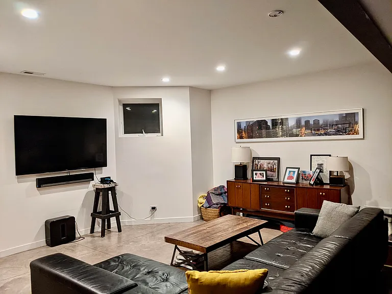 2019 W Cullom Ave #1 — Photo 8