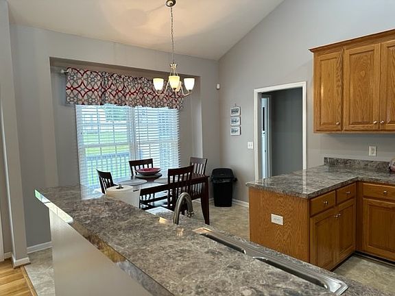 5th image of 101 Watlington Dr