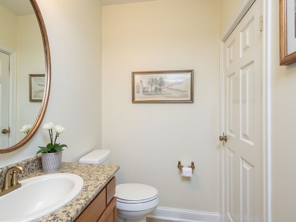 1st image of 300 Oak St #1
