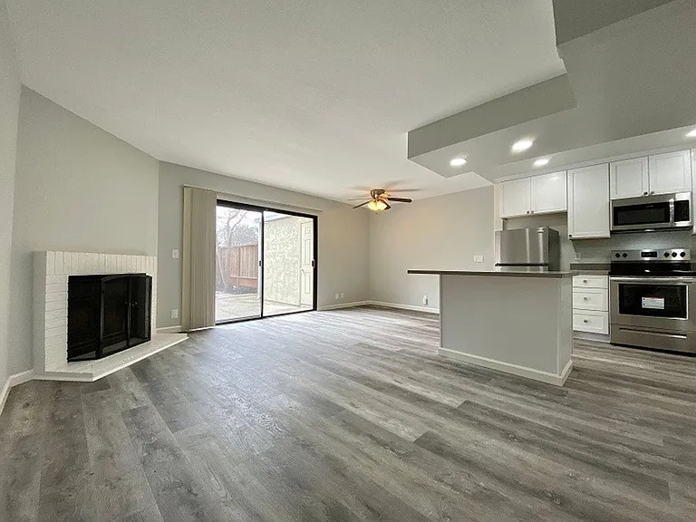 Adobe Creek Apartments — Photo 8