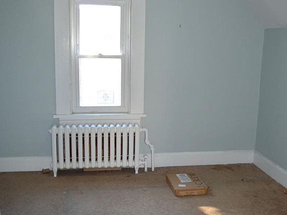 5th image of 106 Pleasant Ave