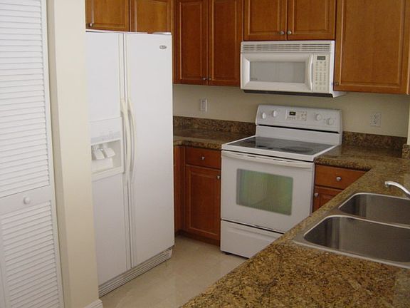 3rd image of 357 Almeria Ave APT 1105