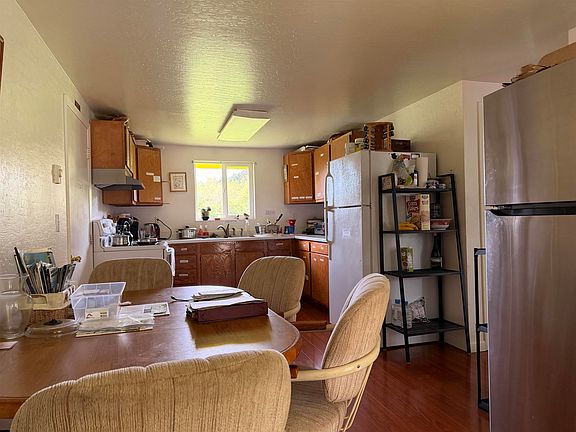 4th image of 1175 Lakeview Dr