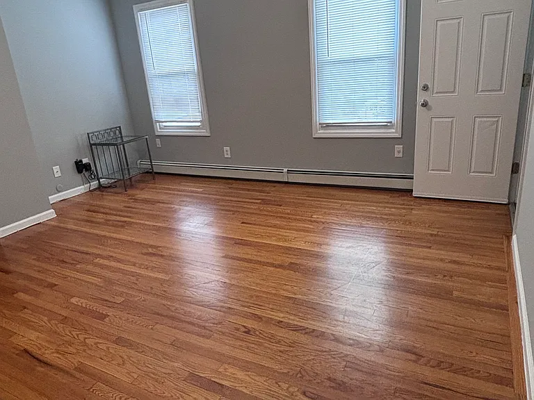 196 Devon St #1 — Photo 2