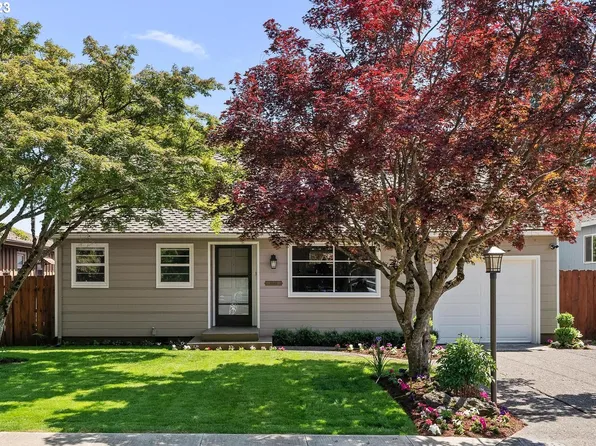 8346 NE Beech St, Portland, OR 97220