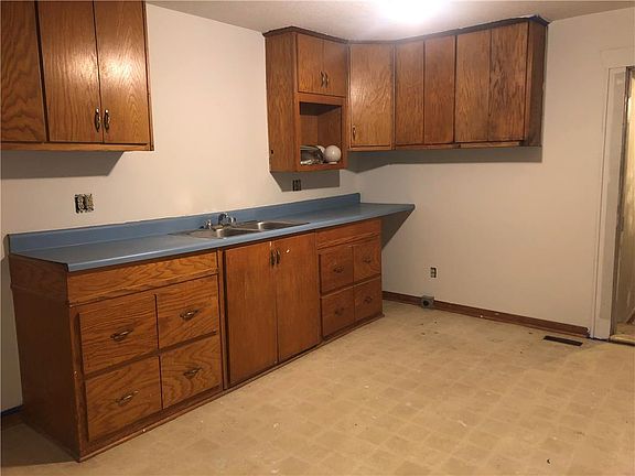 2nd image of 120 N Evanston Ave