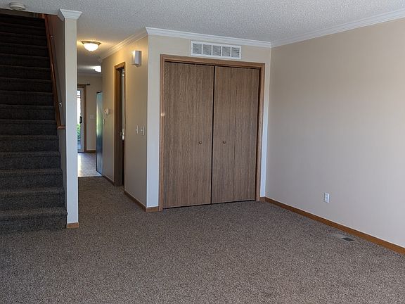 Entrance/Living room