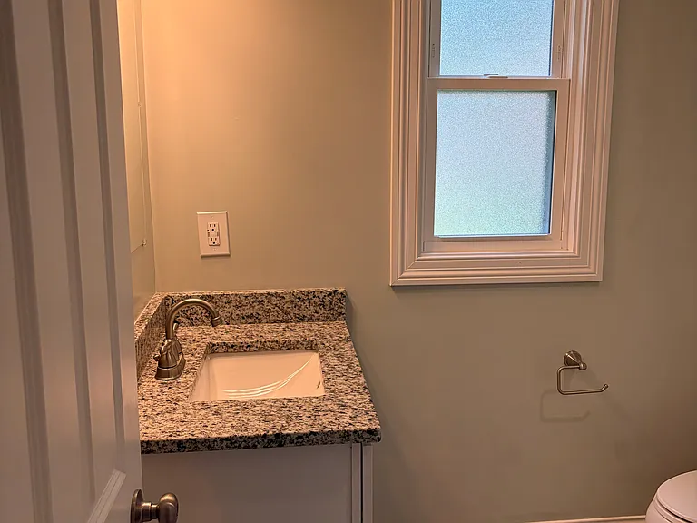 4933 Charlemar Dr — Photo 15