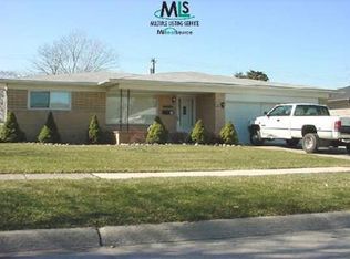 28021 N Liberty Dr, Warren, MI 48092