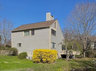 314 W Lyon Farm Dr, Greenwich, CT 06831