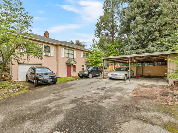 868 NE A St, Grants Pass, OR 97526