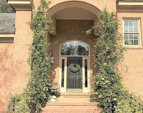 2nd image of 401 Yorkshire Dr