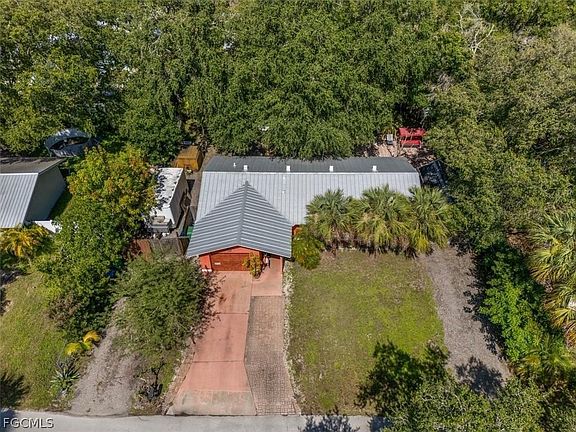 3rd image of 470 Kara Lynn Ct