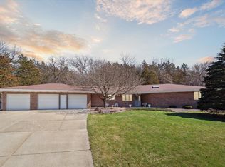 3904 N Spring Hill Dr, Janesville, WI 53545