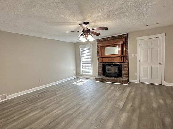 3rd image of 6043 Tall Willow Dr