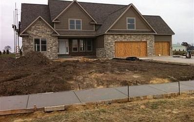 1st image of 174 S Palomino Ln