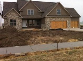 174 S Palomino Ln, Valparaiso, IN 46383