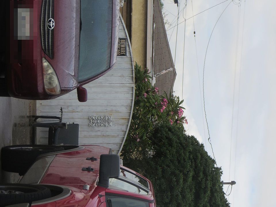 2nd image of 8709 Laurel St