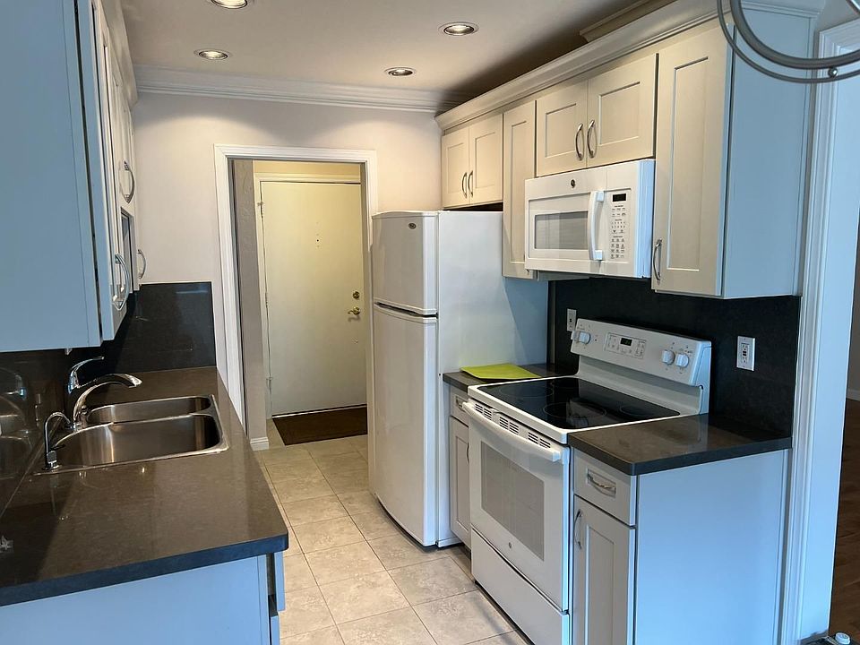 1st image of 7110 Rainbow Dr APT 8