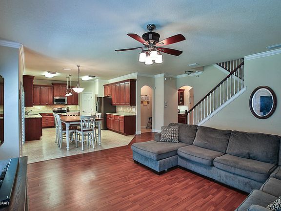 4th image of 127 Squirrel Ln