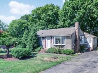 5 Senator Rd, Woburn, MA 01801