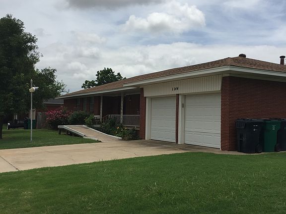 3rd image of 1144 SW 50th St
