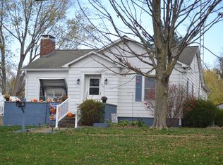 817 Water St, Grayville, IL 62844