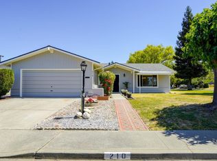 210 McKinley Cir, Vacaville, CA