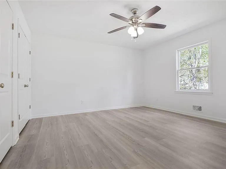 5360 Tall Oak Dr — Photo 10