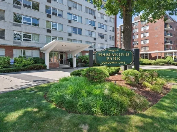 10 Hammond Pond Pkwy APT 607, Newton, MA 02467