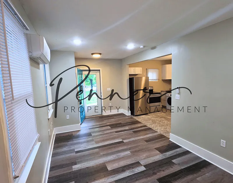 2 bed, 1.0 bath, 1230 sqft, $1,295 — Photo 2