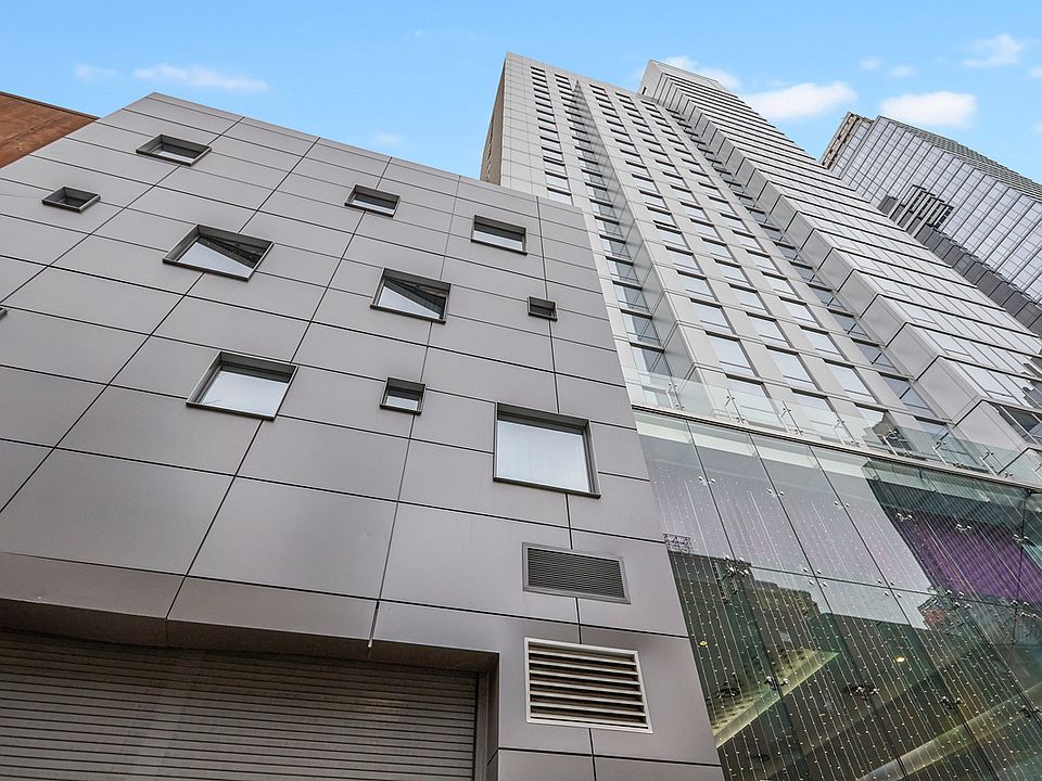 1st image of 311 W 46th St #2A
