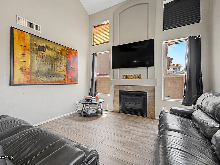 4518 E Rowel Rd — Photo 10