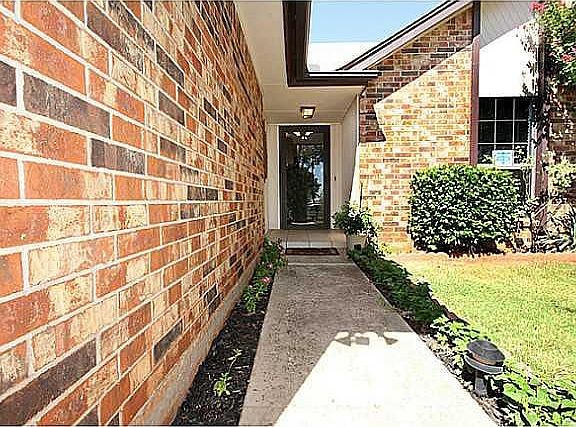 2nd image of 3701 Windscape Ct