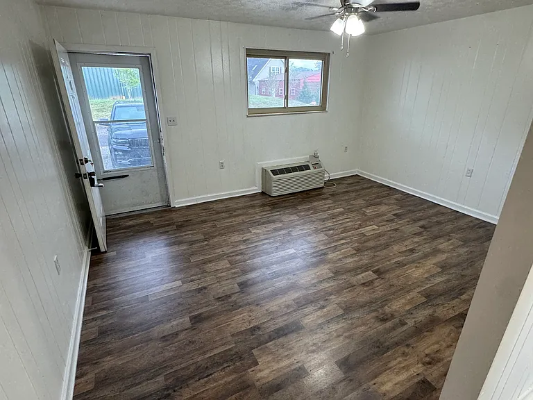 115 Garrett Ln #115 — Photo 5