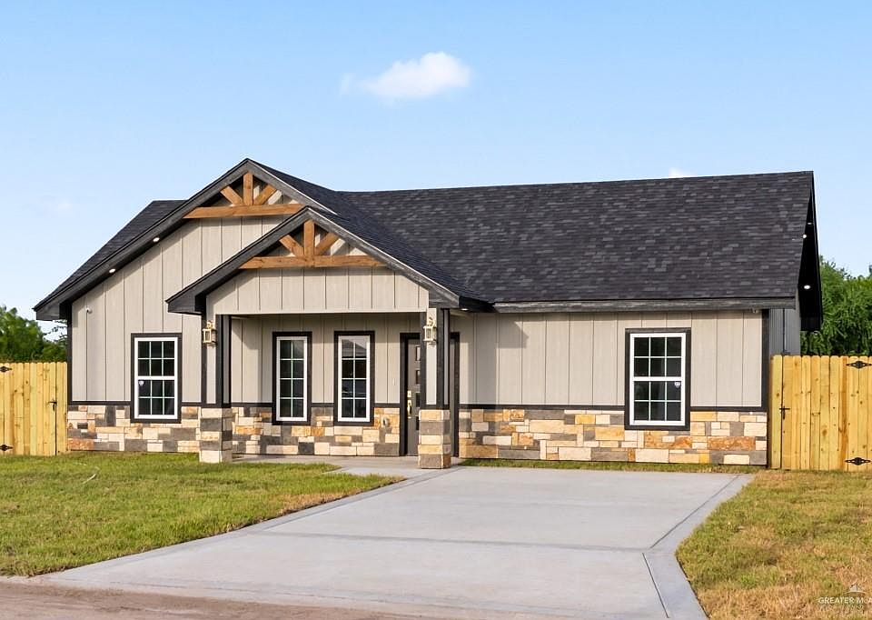 1st image of 2465 Via Roma Ln