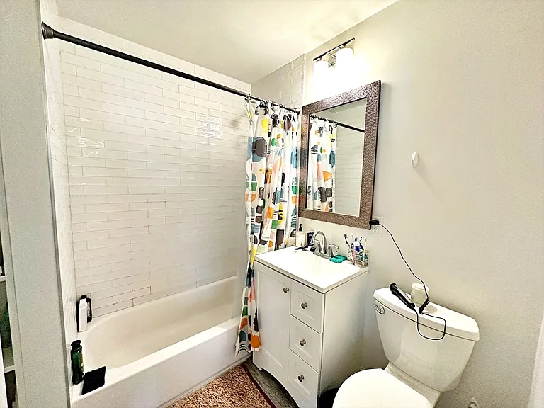 111 Maverick St #2 — Photo 6