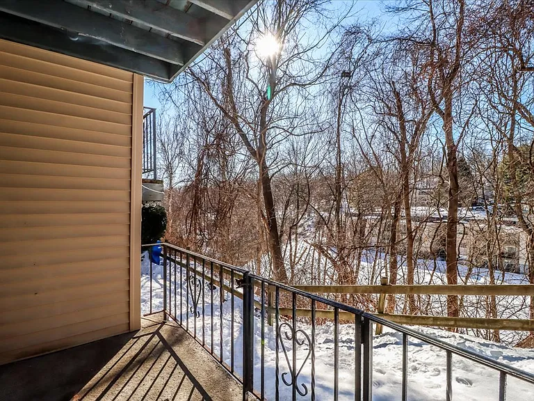 615 Fox Run Ln — Photo 18