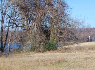 210 Harbor View Dr, Sheffield, AL 35660