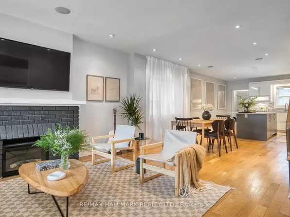 38 Halton St, Toronto, ON M6J 1R3