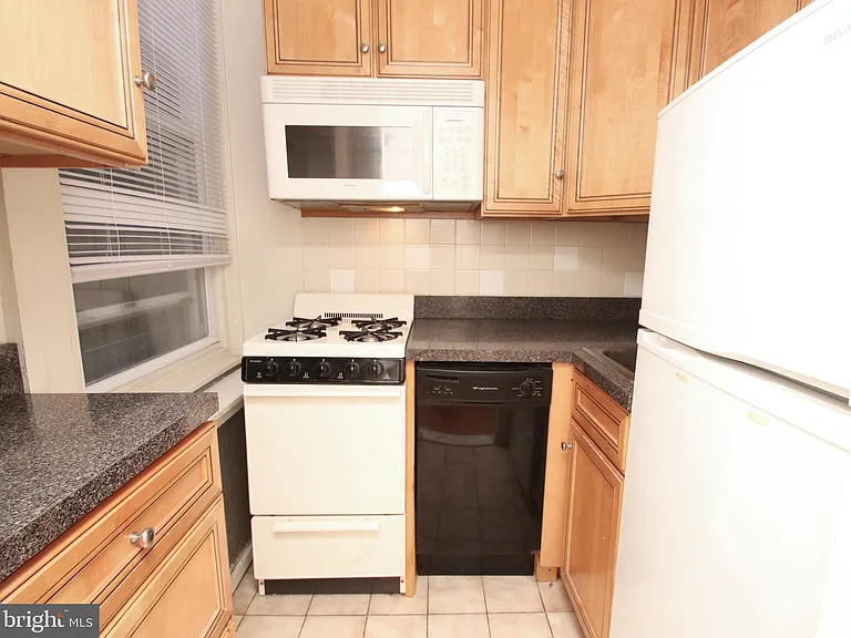 1616 Pine St #A2 — Photo 8