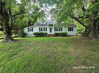 300 Irvington Rd, Kilmarnock, VA 22482