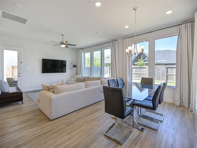 4110 Sherman Oak Ln — Photo 22