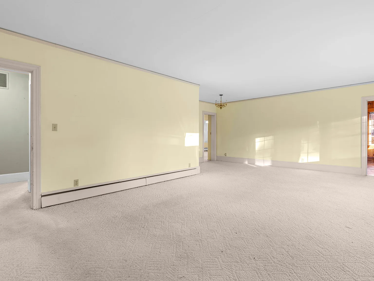 4 bed, 2693 sqft, $2,500 — Photo 2