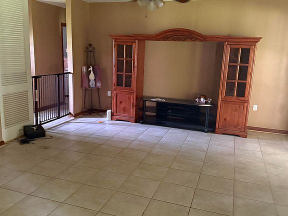 4th image of 9935 Buena Vista Dr