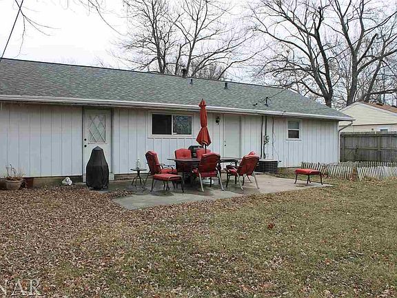 4th image of 1220 Dogwood Ln