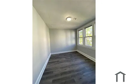 121 Elm St #3L Photo 1 121 Elm St #3L Photo 1