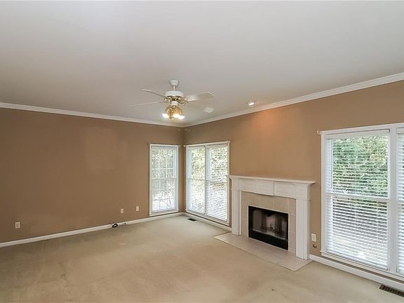 3rd image of 2099 Hedgewood Trce